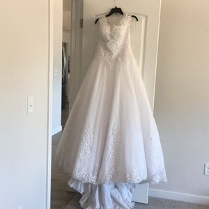 Wedding dress